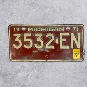 1971 Michigan License Plate 3532 EN Red White Vintage Tag 72 Sticker